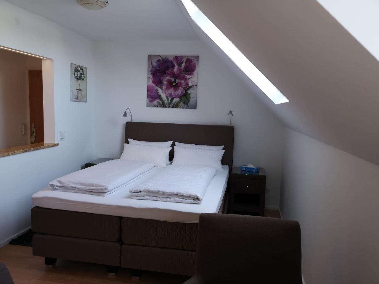 Tuniberg Restaurant Hotel Freiburg im Breisgau Phòng bức ảnh