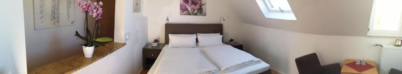 Tuniberg Restaurant Hotel Freiburg im Breisgau Ngoại thất bức ảnh